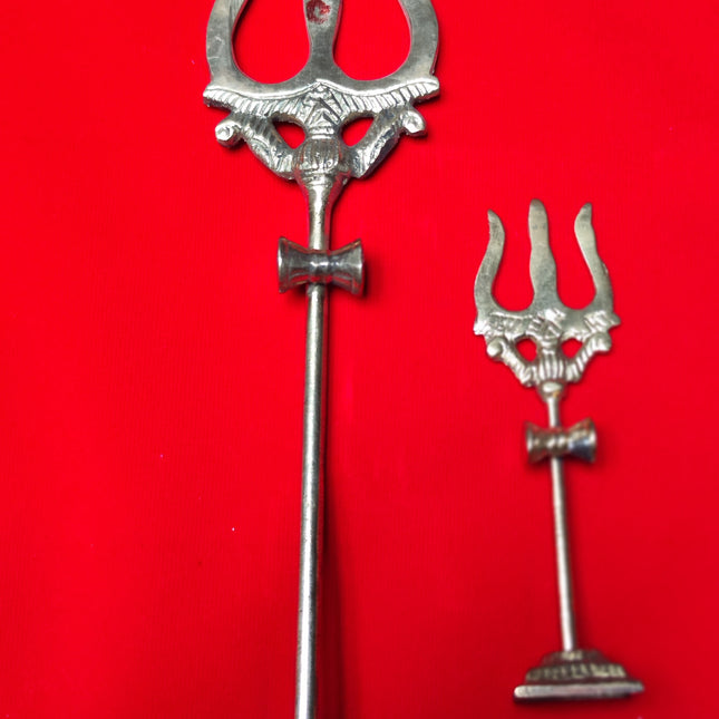 Trishul de Laton